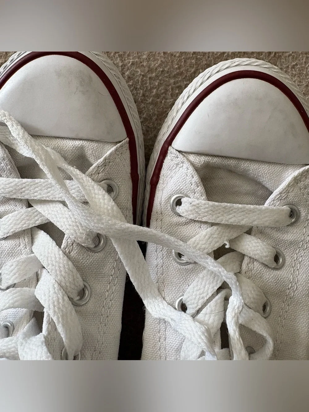 5for20 White low top youth converse